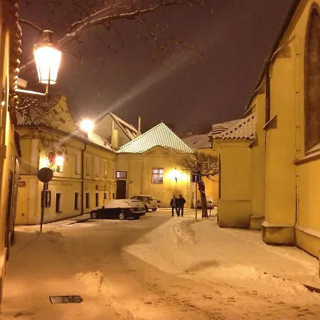 Apartamento Old Town Basement Praga Exterior foto
